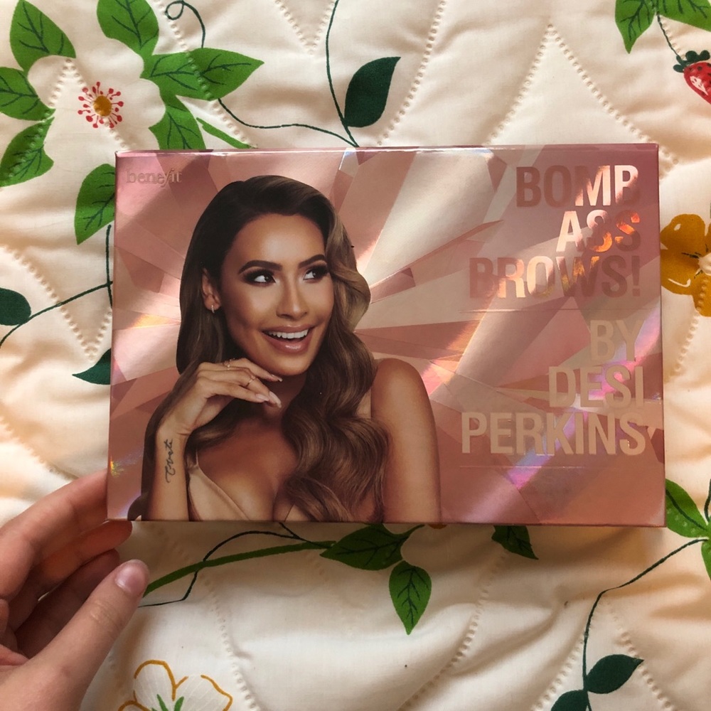 NWOT Desi Perkins Bomb Ass Brows